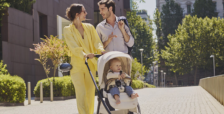 https://www.chicco.ch/dw/image/v2/BJJJ_PRD/on/demandware.static/-/Sites-Chicco-Switzerland-Library/default/dw0cfbefe6/site/landing/BU/Juvenile/Bellagio/087136_450_240627_04_formato_720x366px.jpg