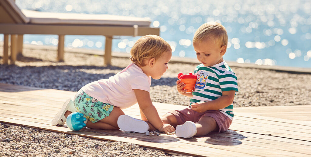 https://www.chicco.ch/dw/image/v2/BJJJ_PRD/on/demandware.static/-/Sites-Chicco-Switzerland-Library/default/dwf6991196/1024x520px-CHICCO_SS26_ANIMATE_14_4946.jpg